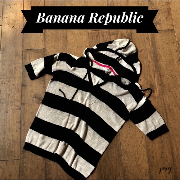 Banana Republic Tops - Banana Republic Short Sleeve Hoodie Sweater EUC M